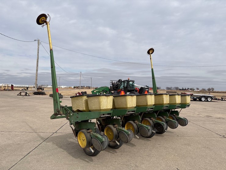 john-deere-7000-image-4