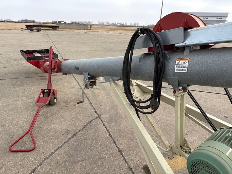 buhler-farm-king-1034-image-12