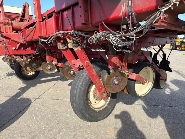 international-800-image-28