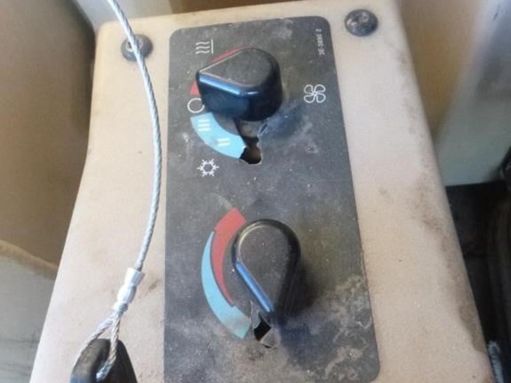 2006-caterpillar-143h-image-31