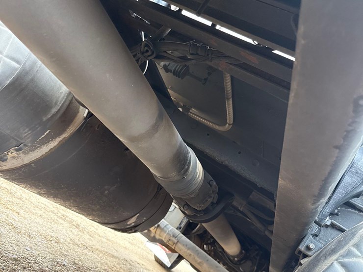 2016-peterbilt-389-image-58