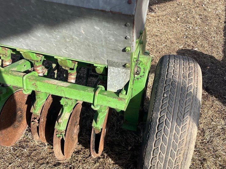 john-deere-grain-drill-image-8