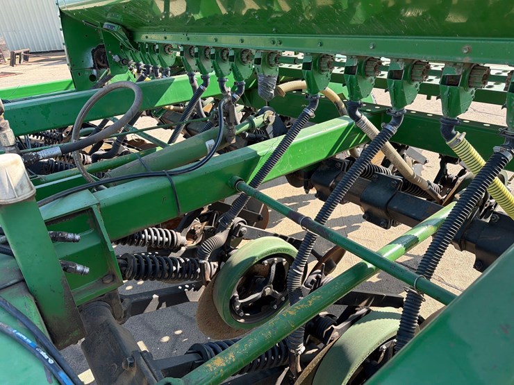 john-deere-750-image-34