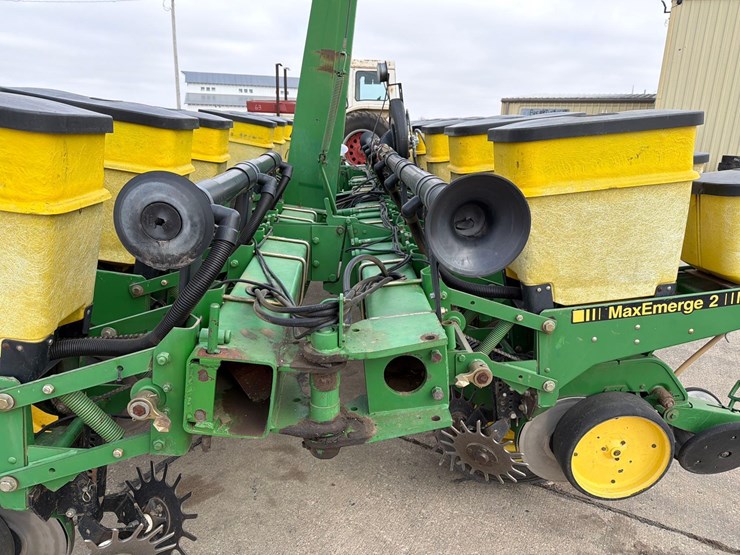 john-deere-7200-image-17