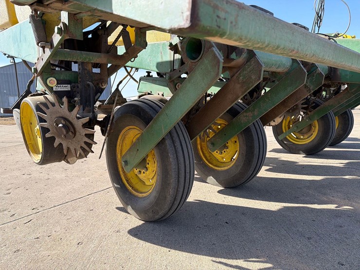 john-deere-7000-image-30