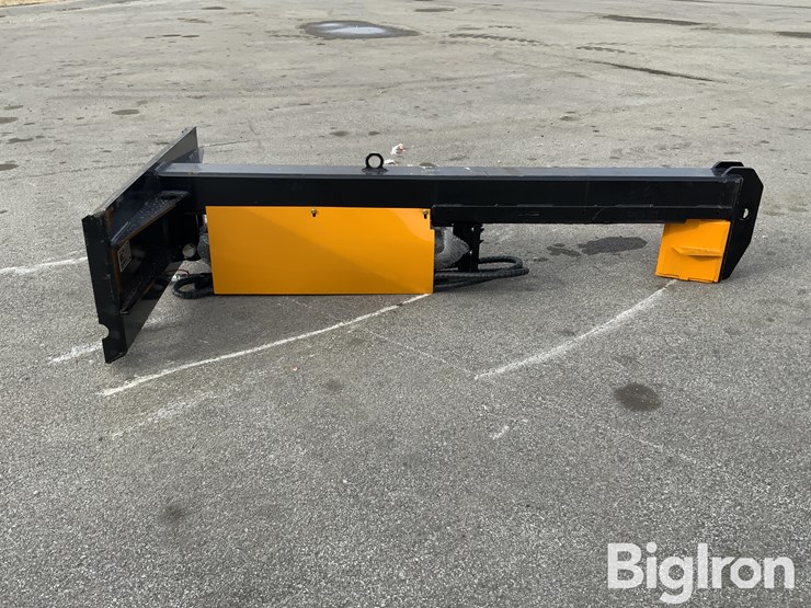 2025-massey-ferguson-730-image-4