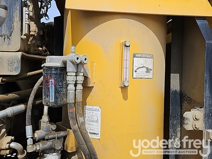 deere-160g-lc-image-29