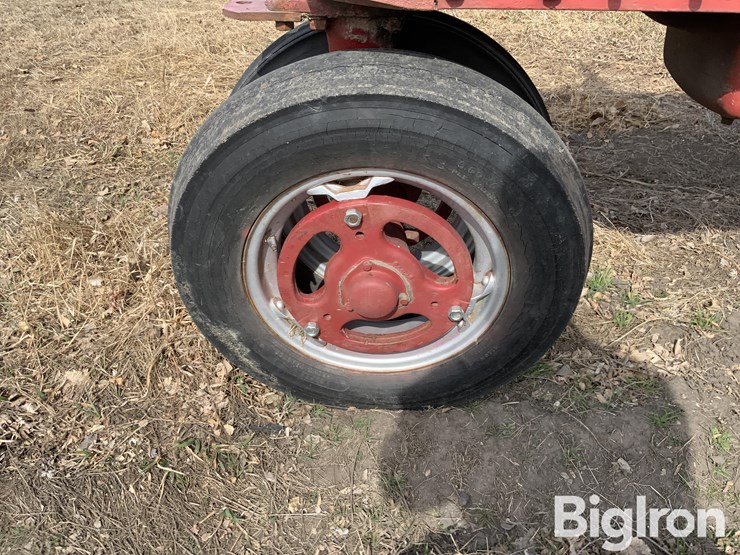 1944-farmall-m-2wd-tractor-image-12