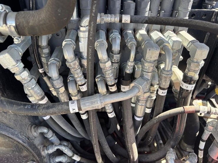 2020-takeuchi-tb230-image-44