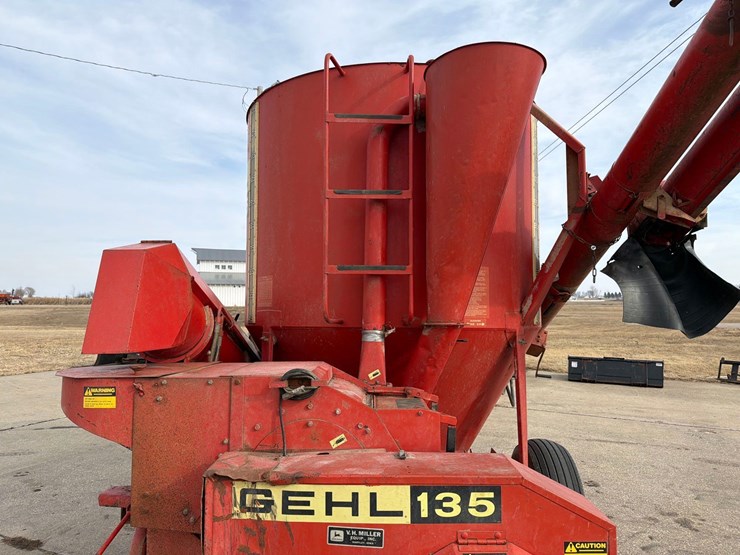 gehl-135-image-10