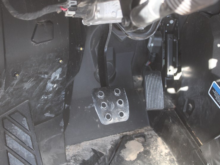 #1079-•-2022-can-am-commander-1000-with-cab-image-59