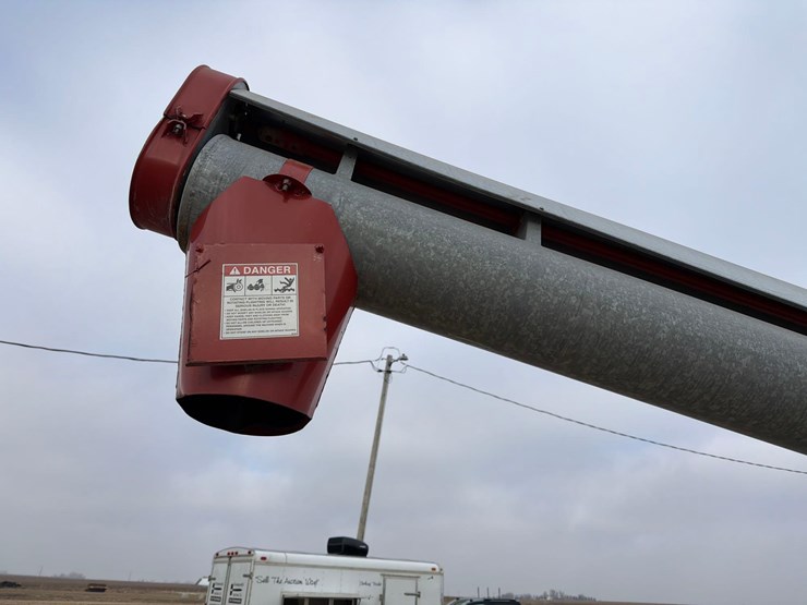 buhler-farm-king-1034-image-6