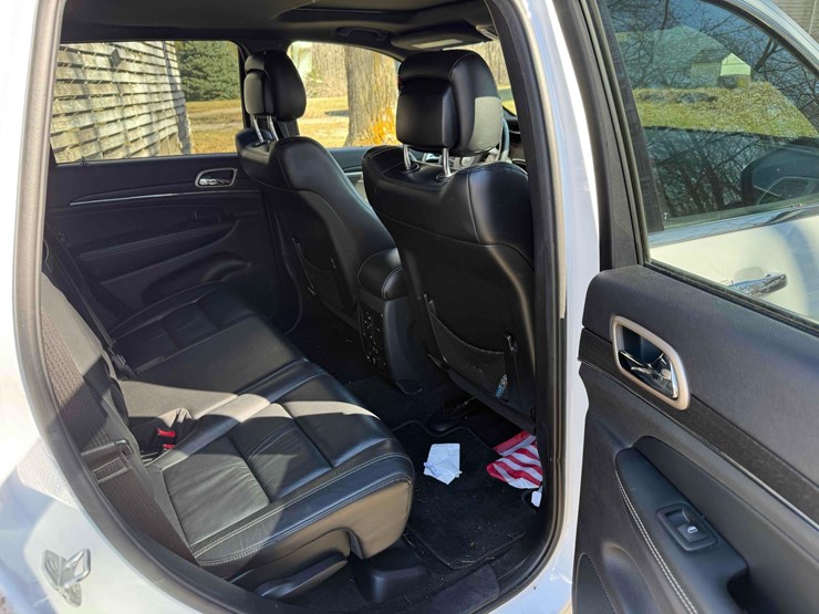 2015-jeep-grand-cherokee-image-25