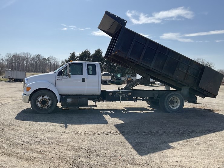 2011-ford-f650-xl-image-3