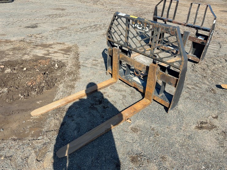 jcb-48"-forks-image-2