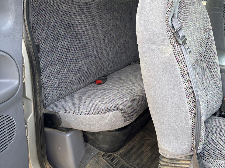 2001-dodge-ram-2500-image-40