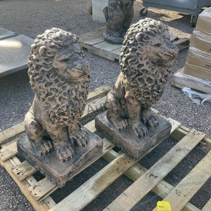 (2) CONCRETE LION STATUES