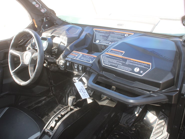 #1079-•-2022-can-am-commander-1000-with-cab-image-50