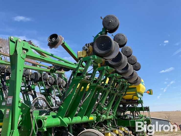 2010-john-deere-1790-image-19