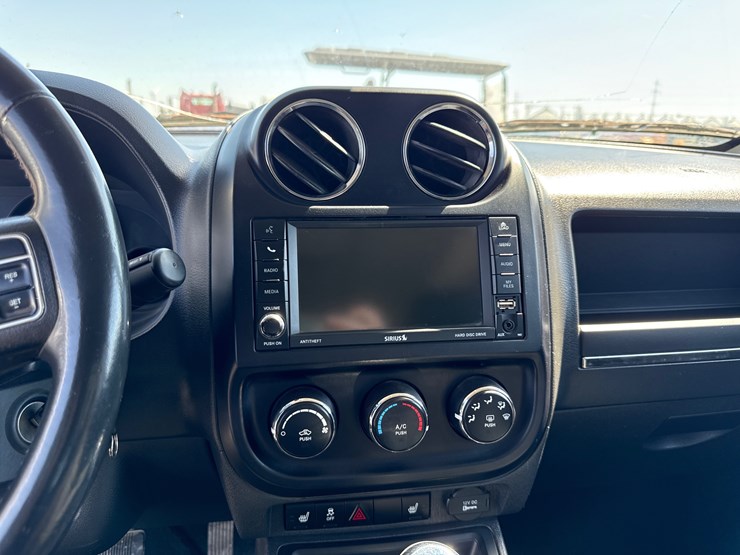 2012-jeep-patriot-image-24