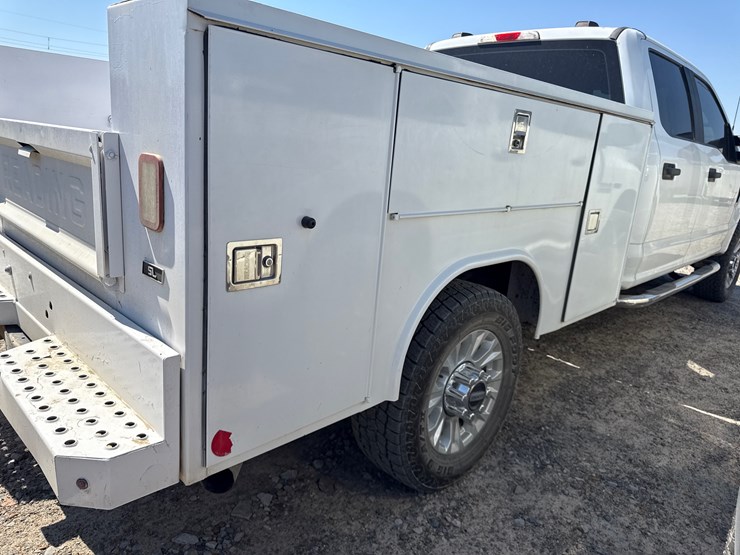 2022-ford-f250-image-9