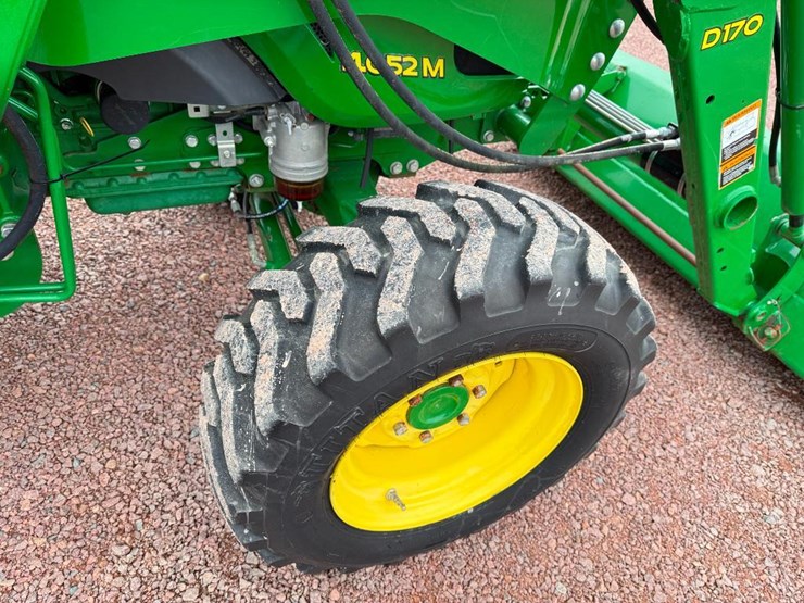 john-deere-4052m-image-8