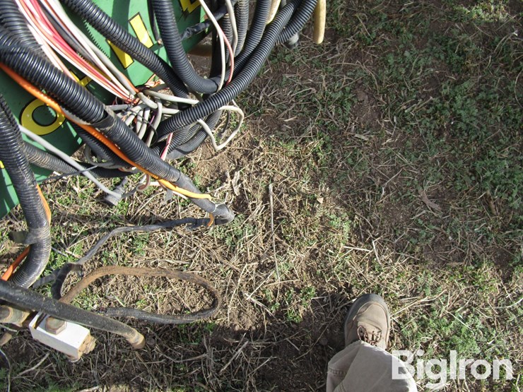 john-deere-7200-image-11