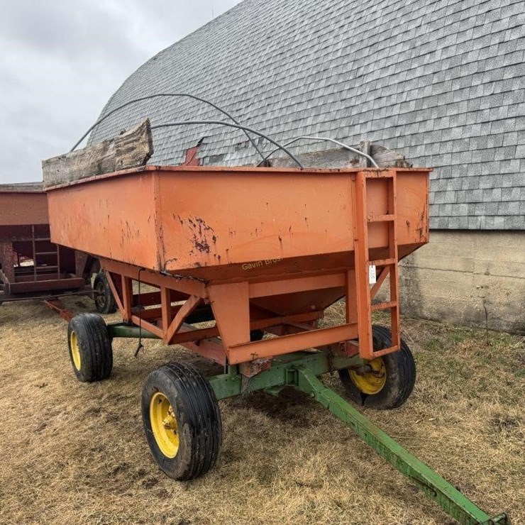 Gravity Box on John Deere Gear