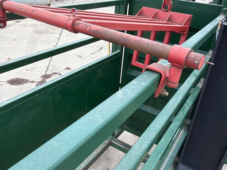 arrowquip-q-catch-86-series-chute-w/-sweep-tub-image-12