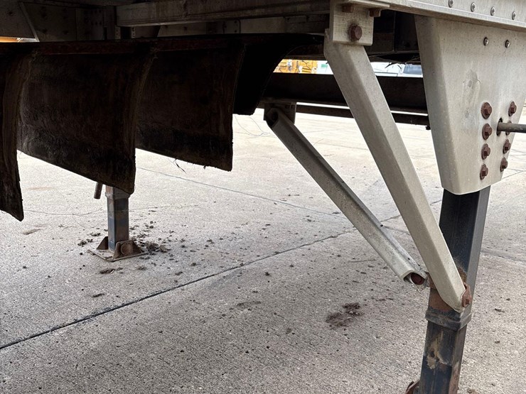 2014-wilson-grain-trailer-image-46