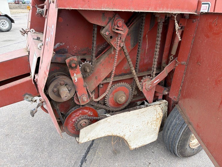 hesston-5540-image-23