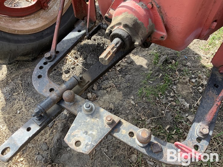 1944-farmall-m-2wd-tractor-image-11