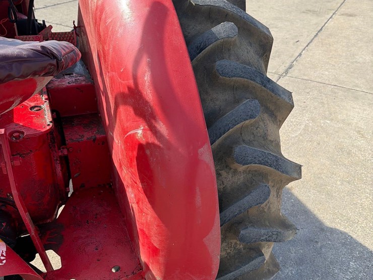 farmall-mccormick-w-6-standard-tractor-image-17