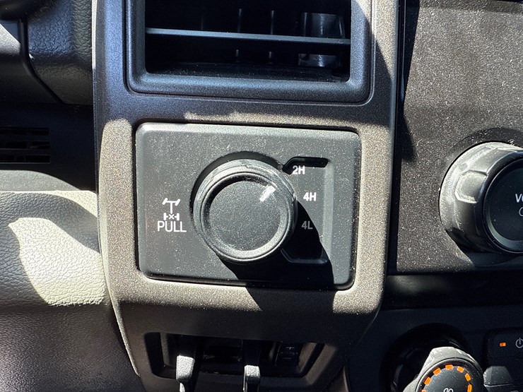 2022-ford-f250-image-27