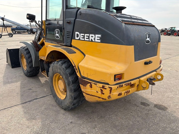 2016-deere-244k-image-7