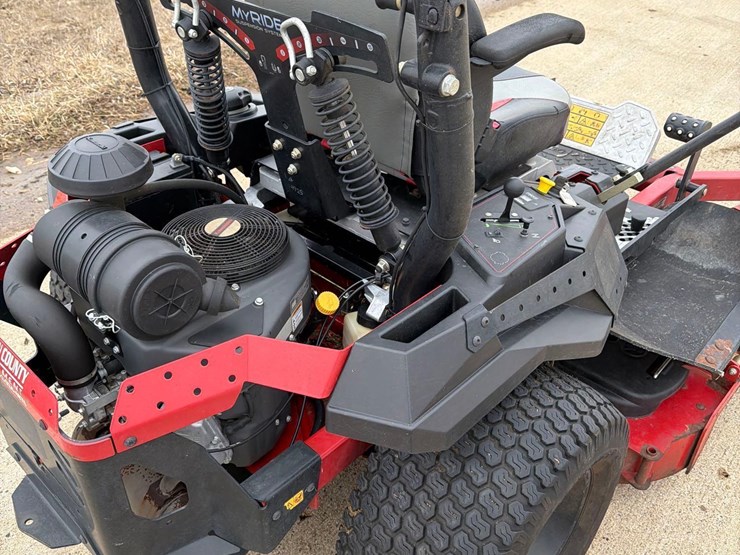 2019-toro-zero-turn-lawnmower-image-18