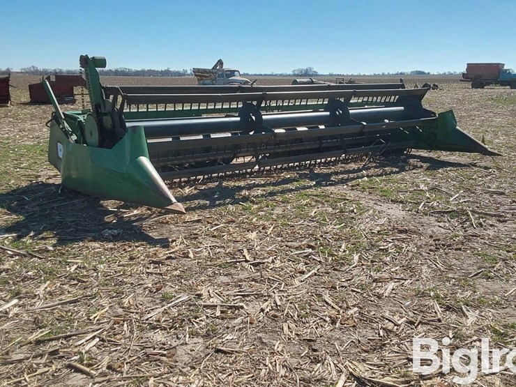 1982-john-deere-220-image-3