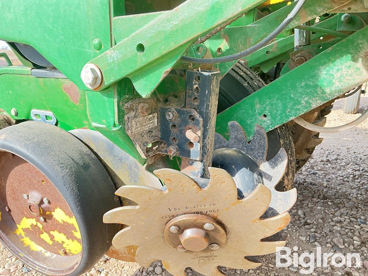 john-deere-7200-image-17