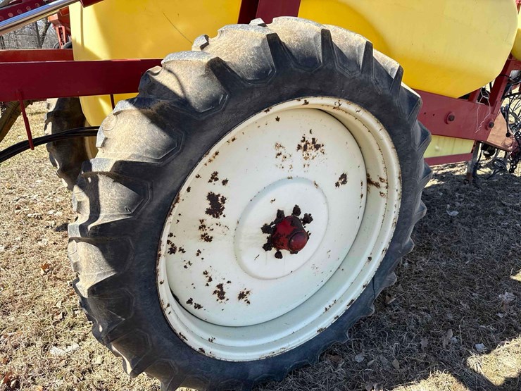 hardi-1000-gal-pull-type-sprayer-image-19