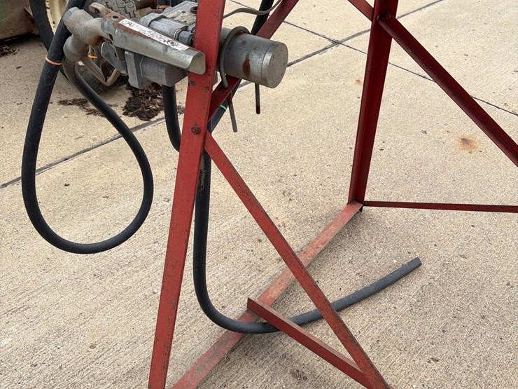 300-gallon-fuel-barrel-w/-stand-image-10