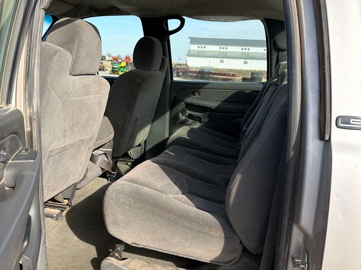 2005-chevrolet-k2500-image-27