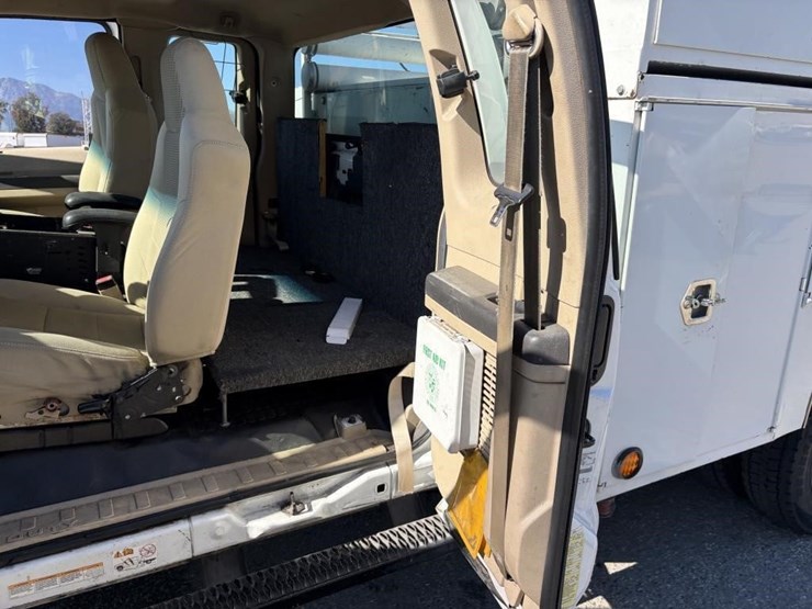 2010-ford-f450-image-13