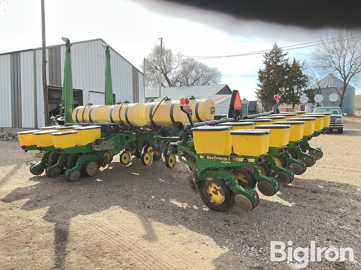 john-deere-7200-image-7