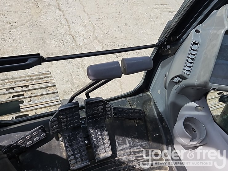 deere-160g-lc-image-35