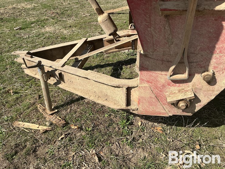 kelly-ryan-feed-wagon-image-15