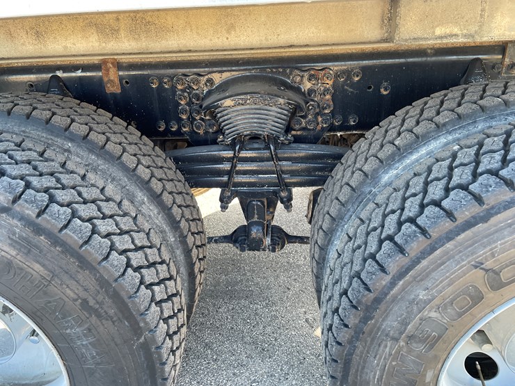 2006-caterpillar-c13-image-19