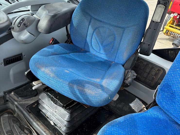 2011-new-holland-t6030-plus-image-32