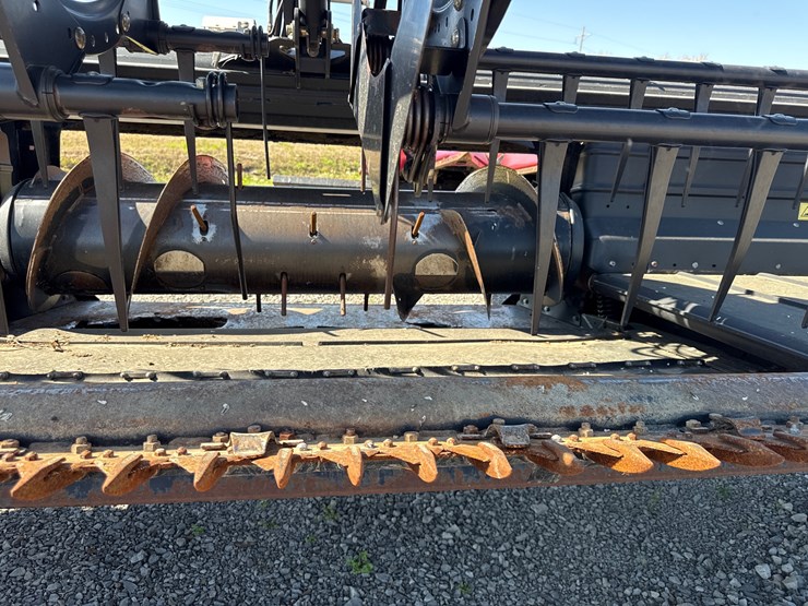 2013-case-ih-2152-image-10