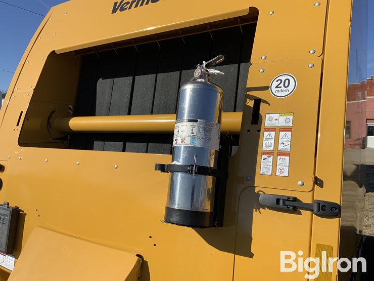 2022-vermeer-605n-image-16