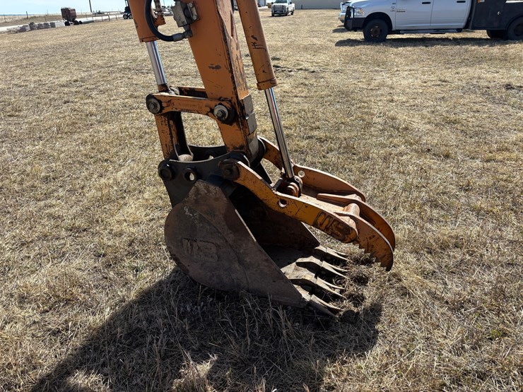 2009-case-cx50b-image-12